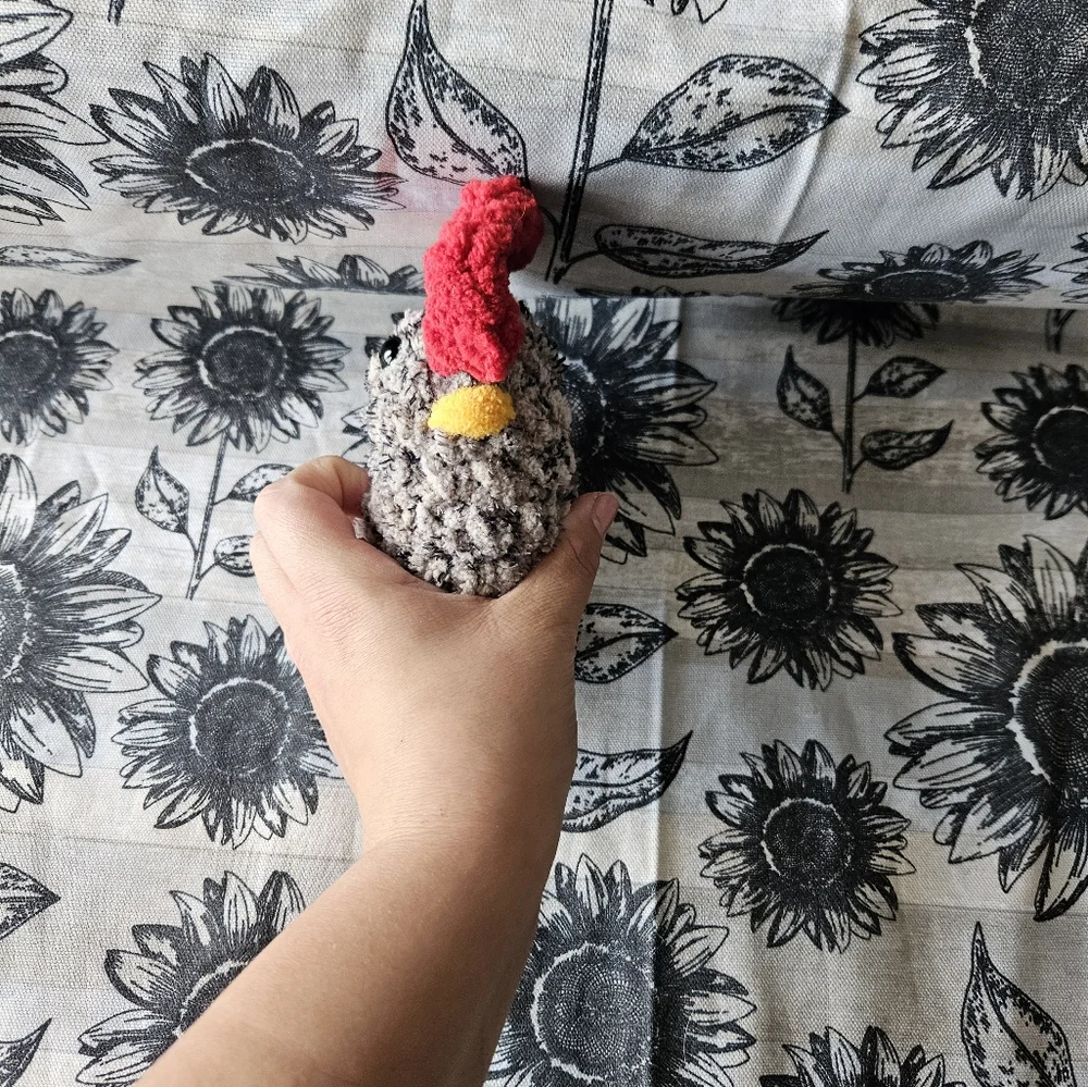 Crochet Mini Rooster Chicken Amigurumi Plushie - Picture 4 of 8